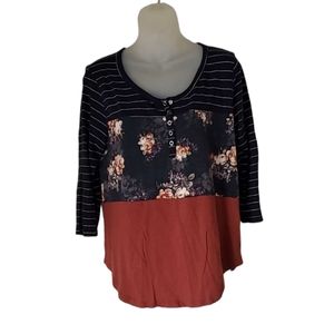 24/7 Black & Rust Womens Large Top With Pink Old Fashion Tea Roses